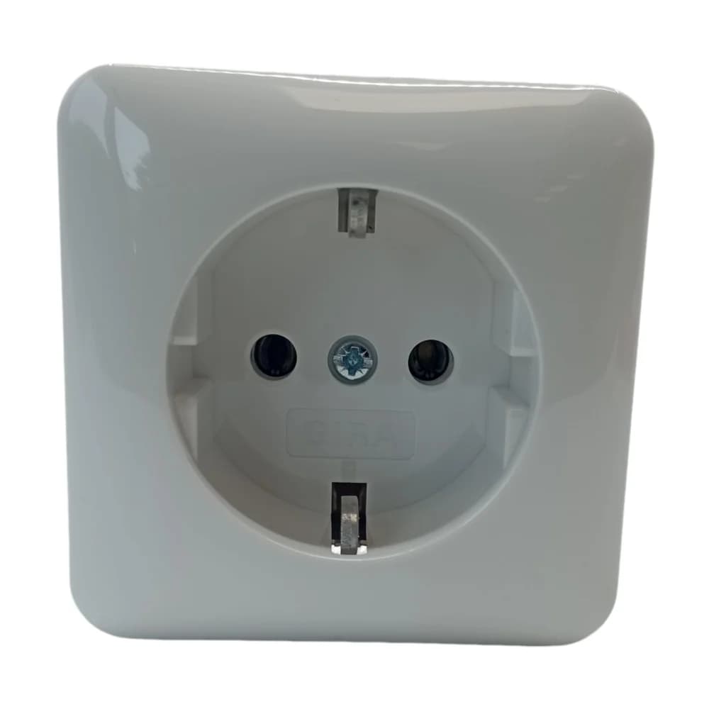 Gira SCHUKO-Steckd.+Montagepl. 444013